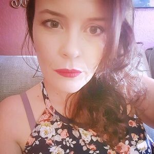 Meet your Posher, Faye